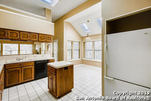 8826 Lost Woods in San Antonio, TX - Building Photo - Building Photo