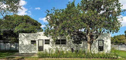 1046 Jann Ave in Opa Locka, FL - Building Photo - Building Photo
