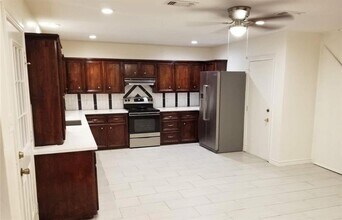 4411 Jane St in Bellaire, TX - Foto de edificio - Building Photo