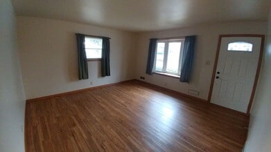4052 S 76th St in Milwaukee, WI - Building Photo - Building Photo