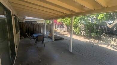 6851 Albury St in Citrus Heights, CA - Building Photo - Building Photo