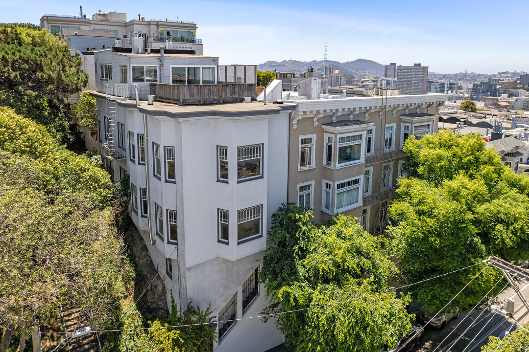 1331 Washington St in San Francisco, CA - Building Photo