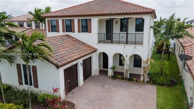 3492 NW 82nd Dr in Pembroke Pines, FL - Foto de edificio - Building Photo