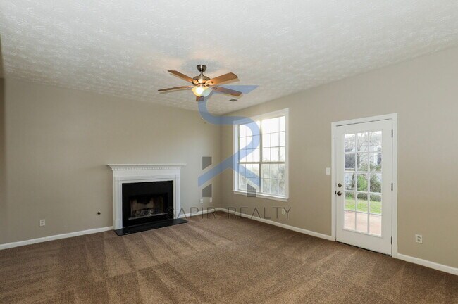 2107 Sugar Creek Cl in Atlanta, GA - Foto de edificio - Building Photo