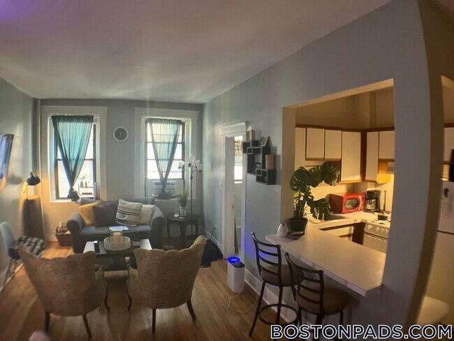 1254 Commonwealth Ave, Unit 6 in Boston, MA - Building Photo - Building Photo