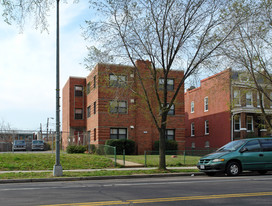 1621 E Capitol St SE in Washington, DC - Building Photo