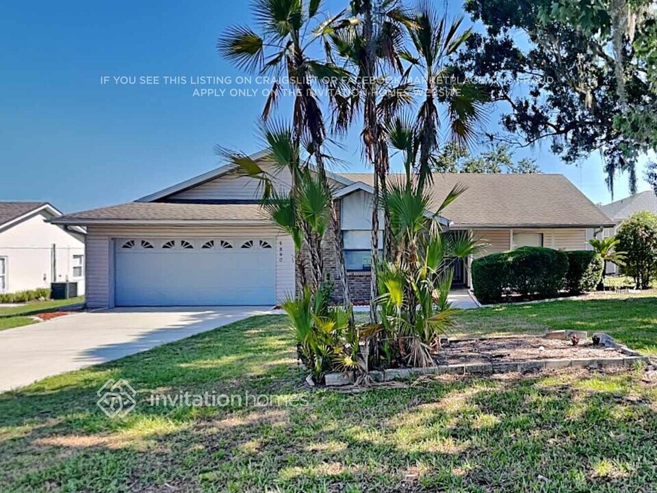 5880 Manchester Dr W in Lakeland, FL - Building Photo