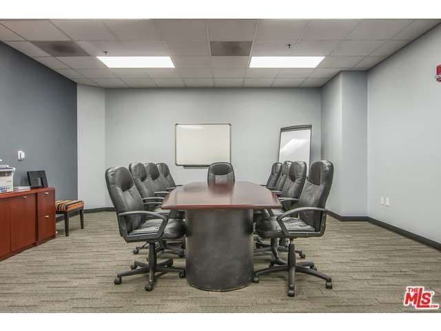 1100 Wilshire Blvd, Unit 2702 in Los Angeles, CA - Building Photo - Building Photo