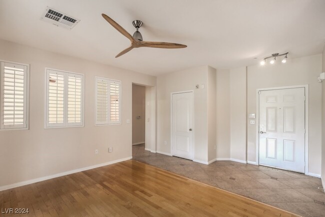 property at 900 Duckhorn Ct