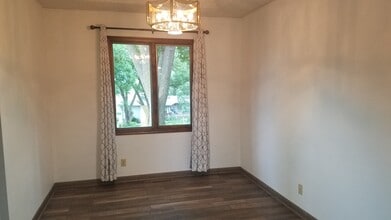 2 Decatur Cir in Council Bluffs, IA - Building Photo - Building Photo