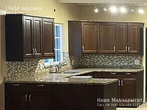 19458 Ingomar St in Los Angeles, CA - Building Photo - Building Photo