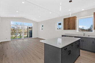 623 E 60th St in Chicago, IL - Building Photo - Building Photo