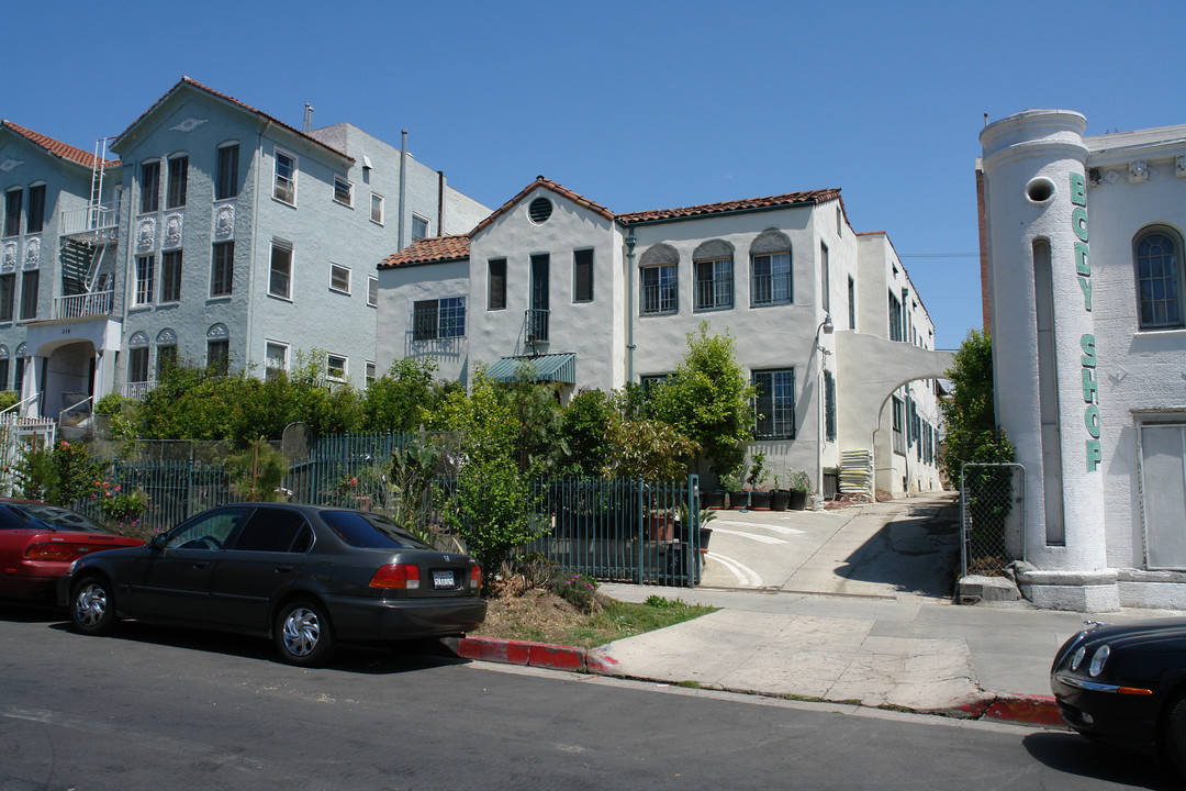 244 S Berendo St in Los Angeles, CA - Building Photo