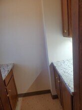 374 Broad St in Bristol, CT - Foto de edificio - Building Photo