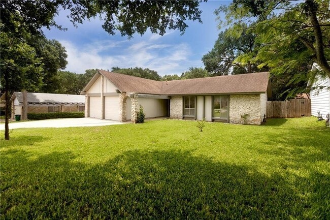 property at 925 Echo Ln