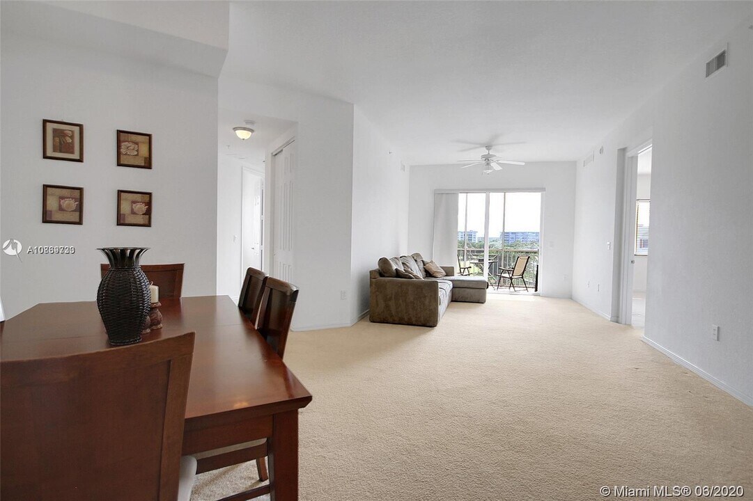 3600 Oaks Clubhouse Dr-Unit -507 in Pompano Beach, FL - Building Photo