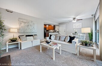 5811 Oakwood Dr in Lisle, IL - Building Photo - Building Photo