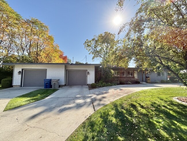 property at 6917 W Randolph Dr