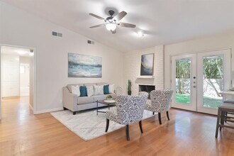 10102 Missel Thrush Dr in Austin, TX - Building Photo - Building Photo