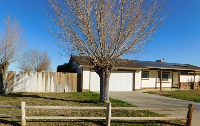 20560 Medio St in California City, CA - Foto de edificio - Building Photo