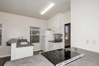 7897 Bentwood Cir in Memphis, TN - Building Photo - Building Photo