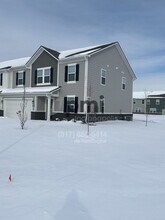 2948 Woods Edge Dr in Greenwood, IN - Building Photo - Building Photo