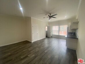 814 S Hobart Blvd in Los Angeles, CA - Building Photo - Building Photo