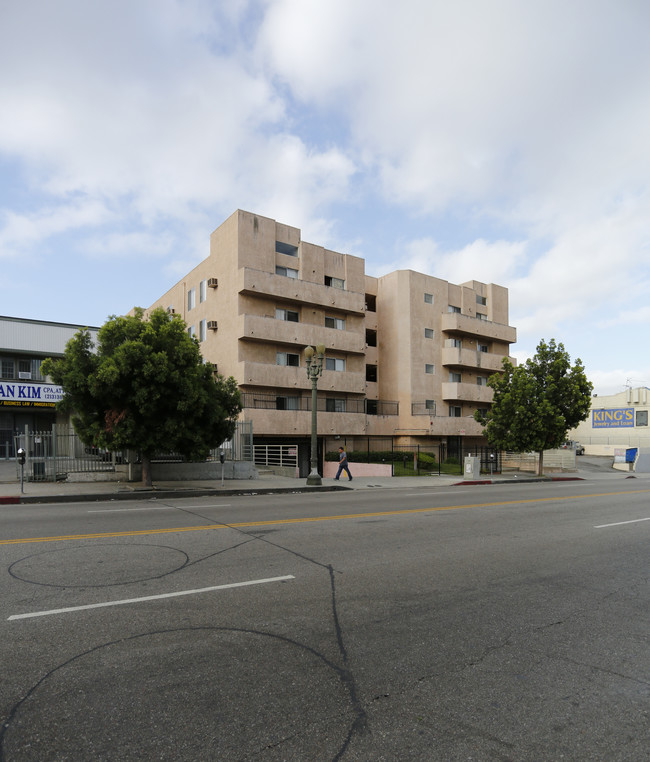 2960 8th Ave