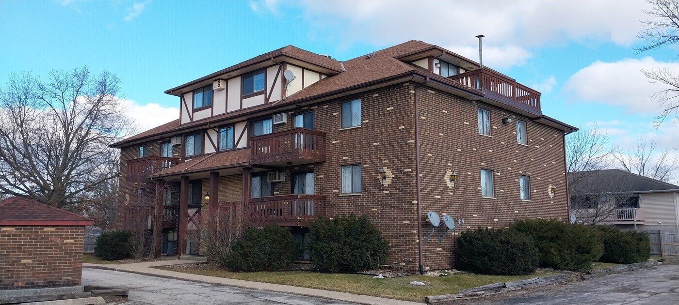 352 N Birch St in Manteno, IL - Building Photo