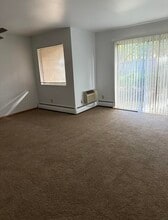 9531 W Beloit Rd in Milwaukee, WI - Building Photo - Building Photo