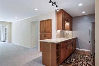 25309 Plantation Dr NE in Atlanta, GA - Building Photo - Building Photo
