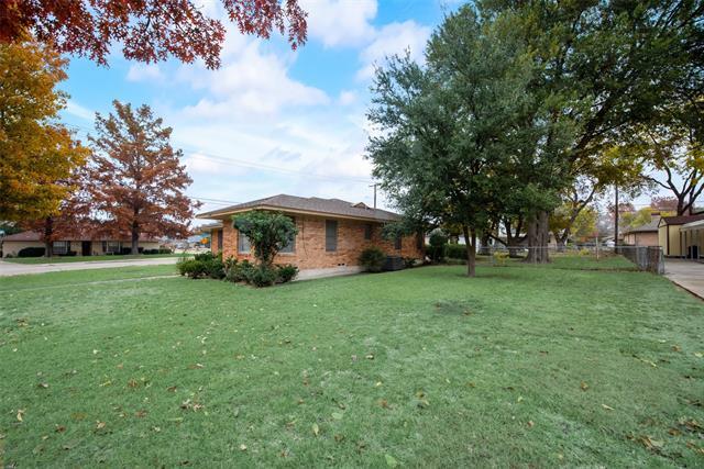 1002 Majors Dr in Mesquite, TX - Building Photo - Building Photo