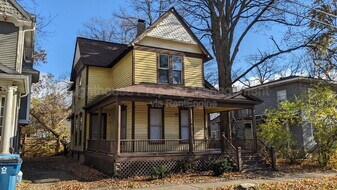 511 Locust St in Kalamazoo, MI - Building Photo