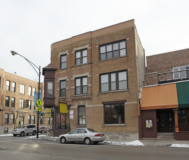2931-2933 N Halsted St in Chicago, IL - Foto de edificio - Building Photo