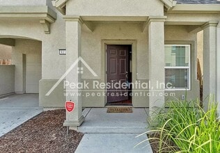8112 Creeping Willow Ln in Sacramento, CA - Building Photo - Building Photo