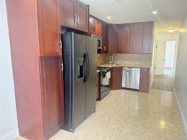 property at 84-22 Little Neck Pkwy