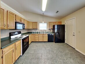 51 Clearview Ln in Franklin, OH - Foto de edificio - Building Photo