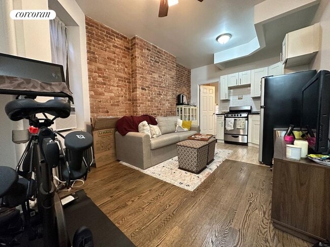 15 W 100th St in New York, NY - Building Photo - Building Photo