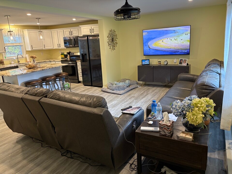 12 Maylane Dr, Unit 12 Maylane Drive Salem NH in Salem, NH - Foto de edificio