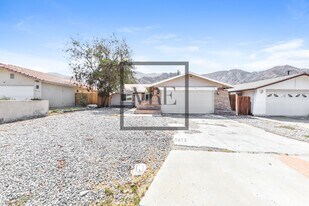 52305 Avenida Carranza in La Quinta, CA - Building Photo
