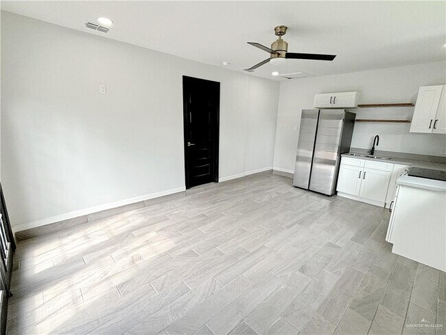 1000 E Ithaca Ave in McAllen, TX - Building Photo - Building Photo