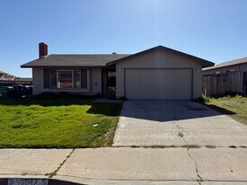 10047 Three Oaks Wy in Santee, CA - Building Photo