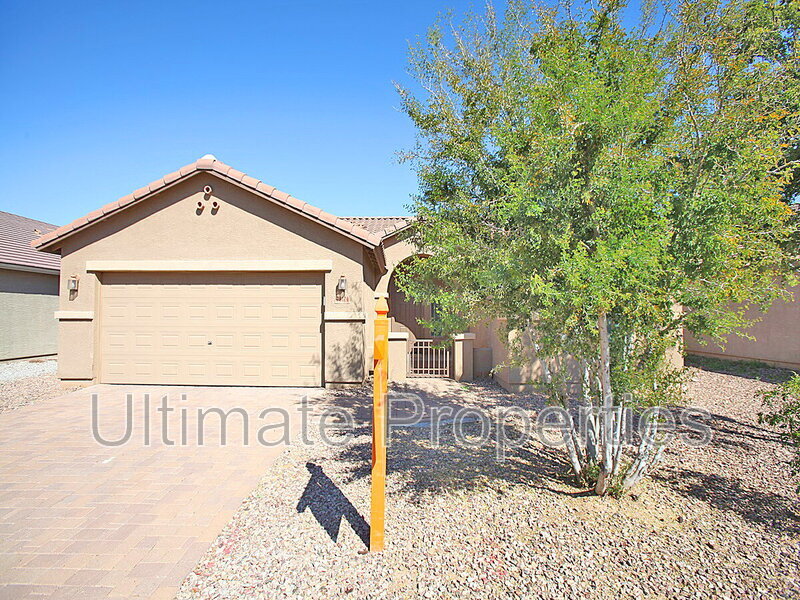 25174 W Darrel Dr in Buckeye, AZ - Building Photo