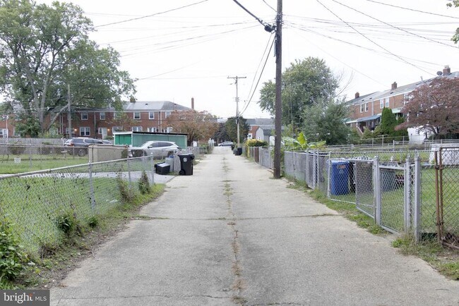 8431 Willow Oak Rd in Parkville, MD - Building Photo - Building Photo