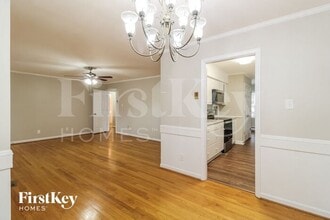 1102 Pitt Pl in Greensboro, NC - Building Photo - Building Photo