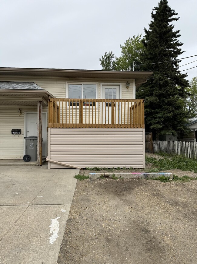 10029 B 106 Ave. in Grande Prairie, AB - Building Photo - Building Photo