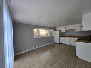 43 Glenmere Homesites Rd in Florida, NY - Building Photo - Building Photo