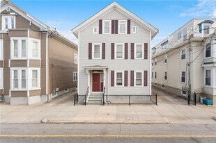 130 Sutton St in Providence, RI - Building Photo