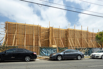 743-749 Gramercy Dr in Los Angeles, CA - Foto de edificio - Building Photo