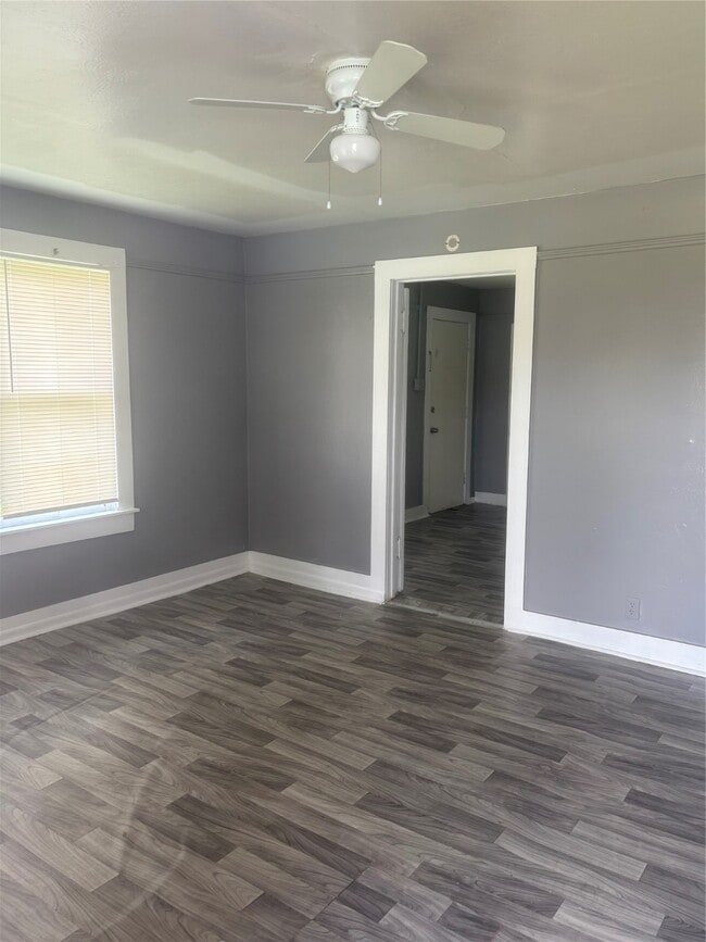 715 W 4th St in Freeport, TX - Building Photo - Building Photo